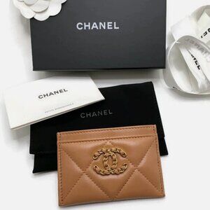 Authentic CHANEL 19 Flat Card Holder Caramel LambskinLeather GHW Brand New
